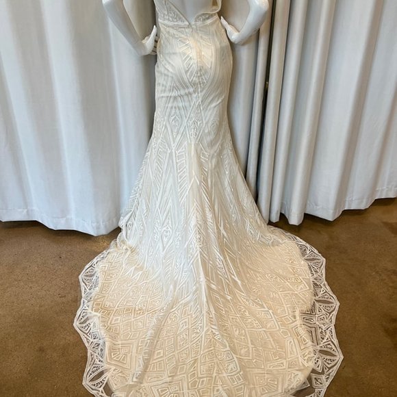 Carmel by Yaniv Persy wedding dress gown - Picture 4 of 6